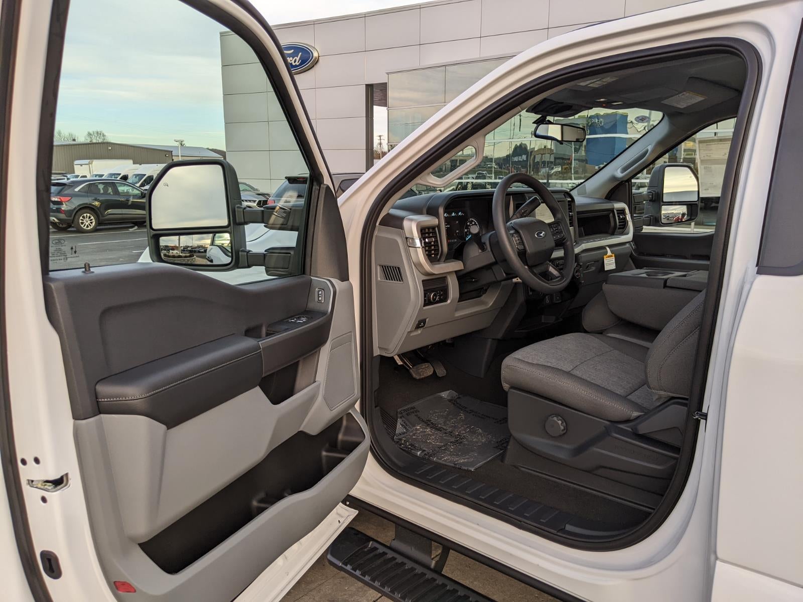 2026 Ford Super Duty F-350 SRW XL