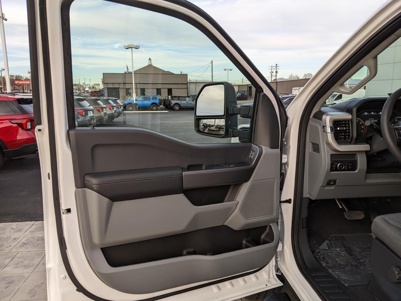 2026 Ford Super Duty F-350 SRW XL