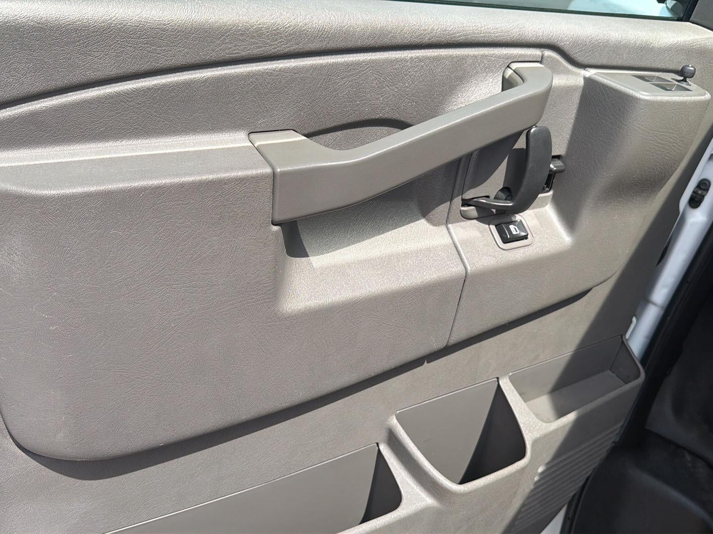 2021 GMC Savana Cargo Van RWD 2500 135