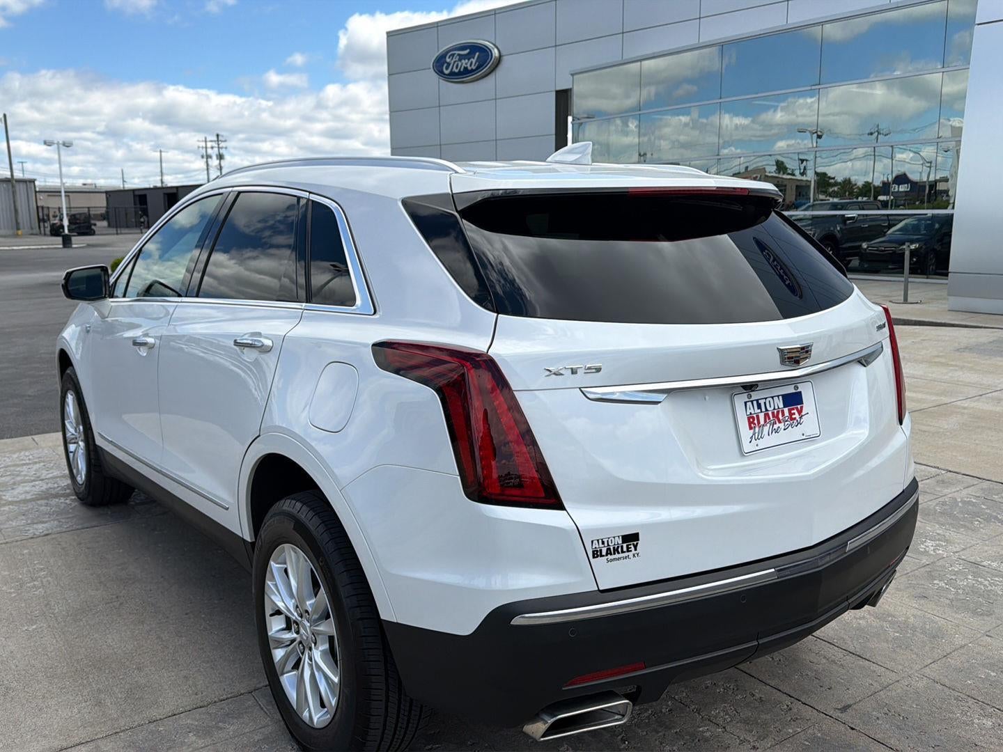 2023 Cadillac XT5 FWD Luxury
