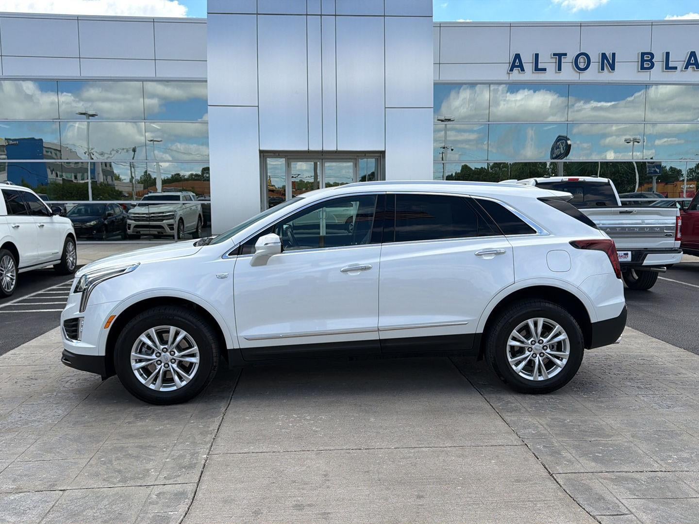 2023 Cadillac XT5 FWD Luxury