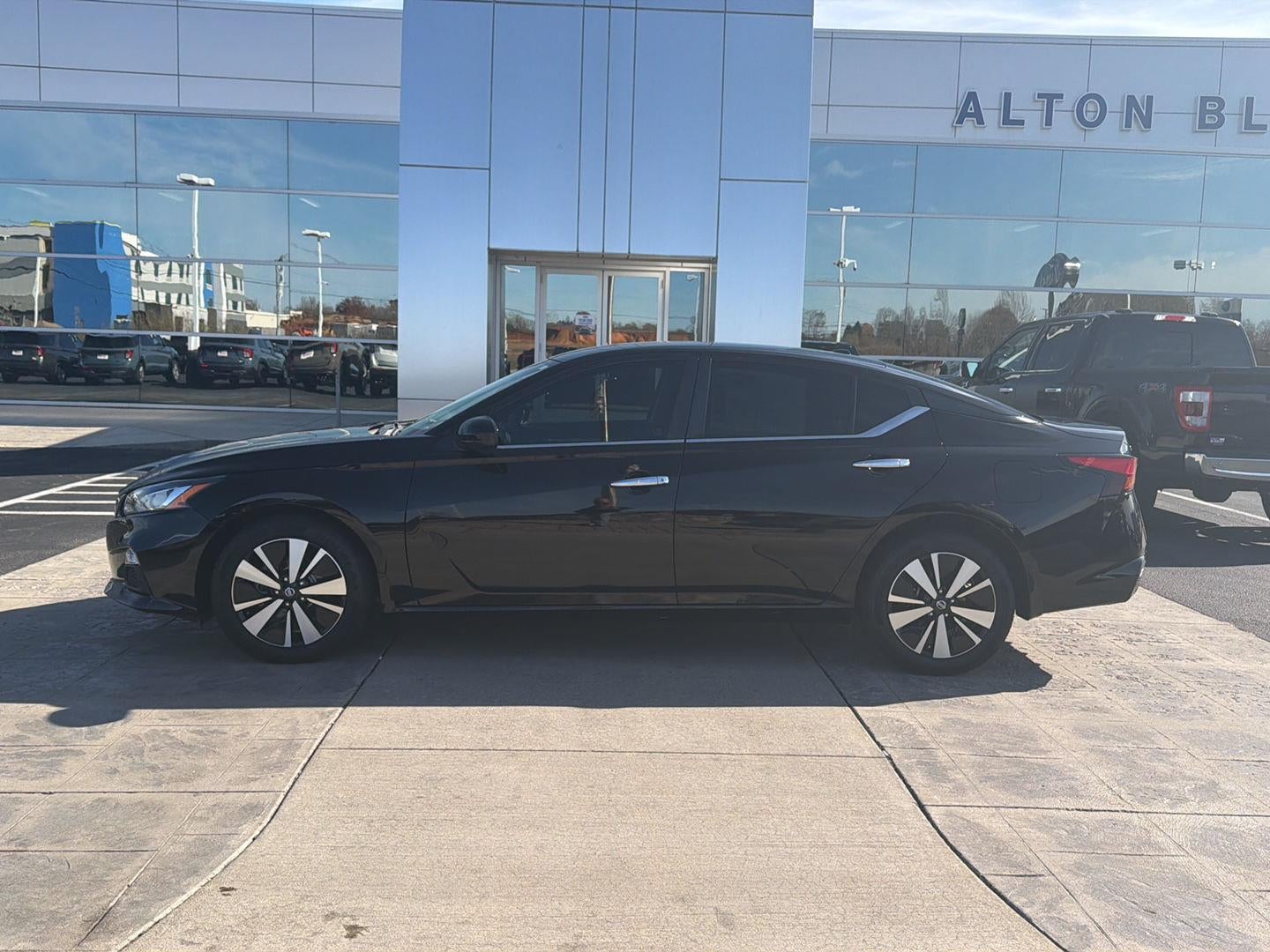 2022 Nissan Altima 2.5 SV