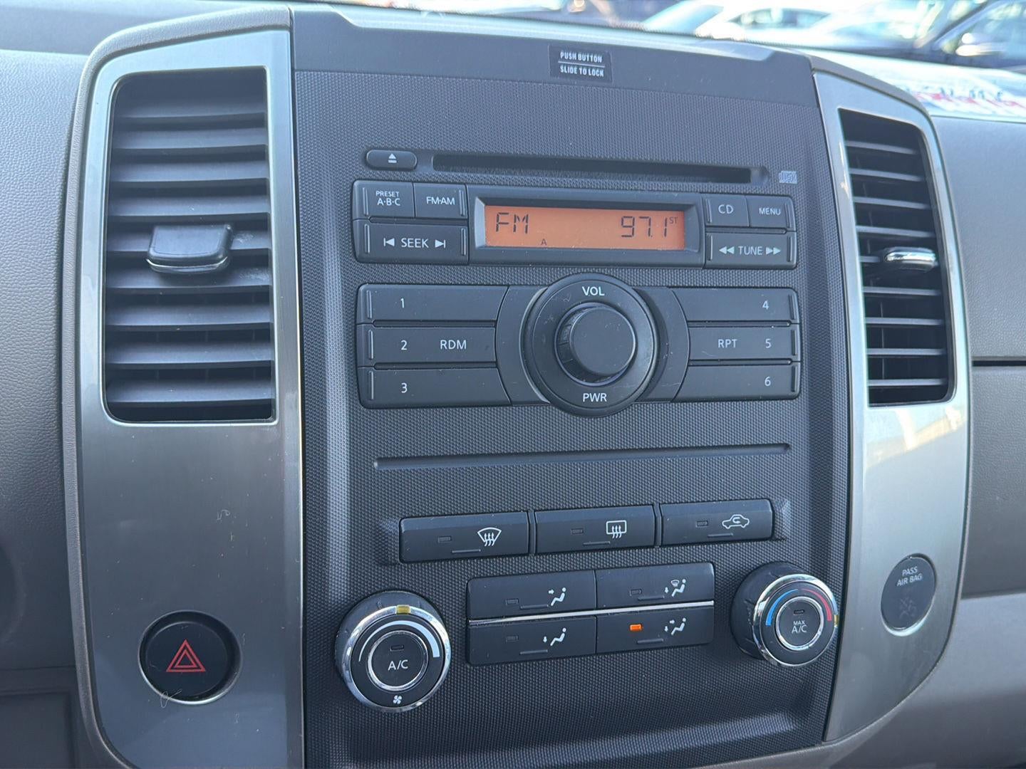 2010 Nissan Frontier LE