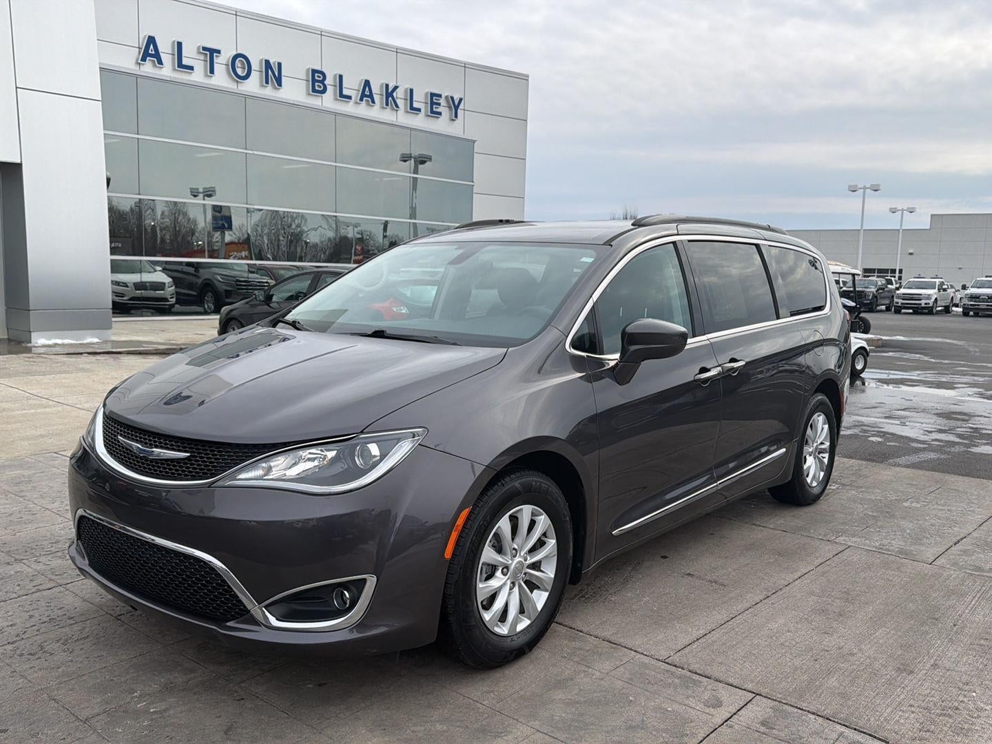 2017 Chrysler Pacifica Touring-L