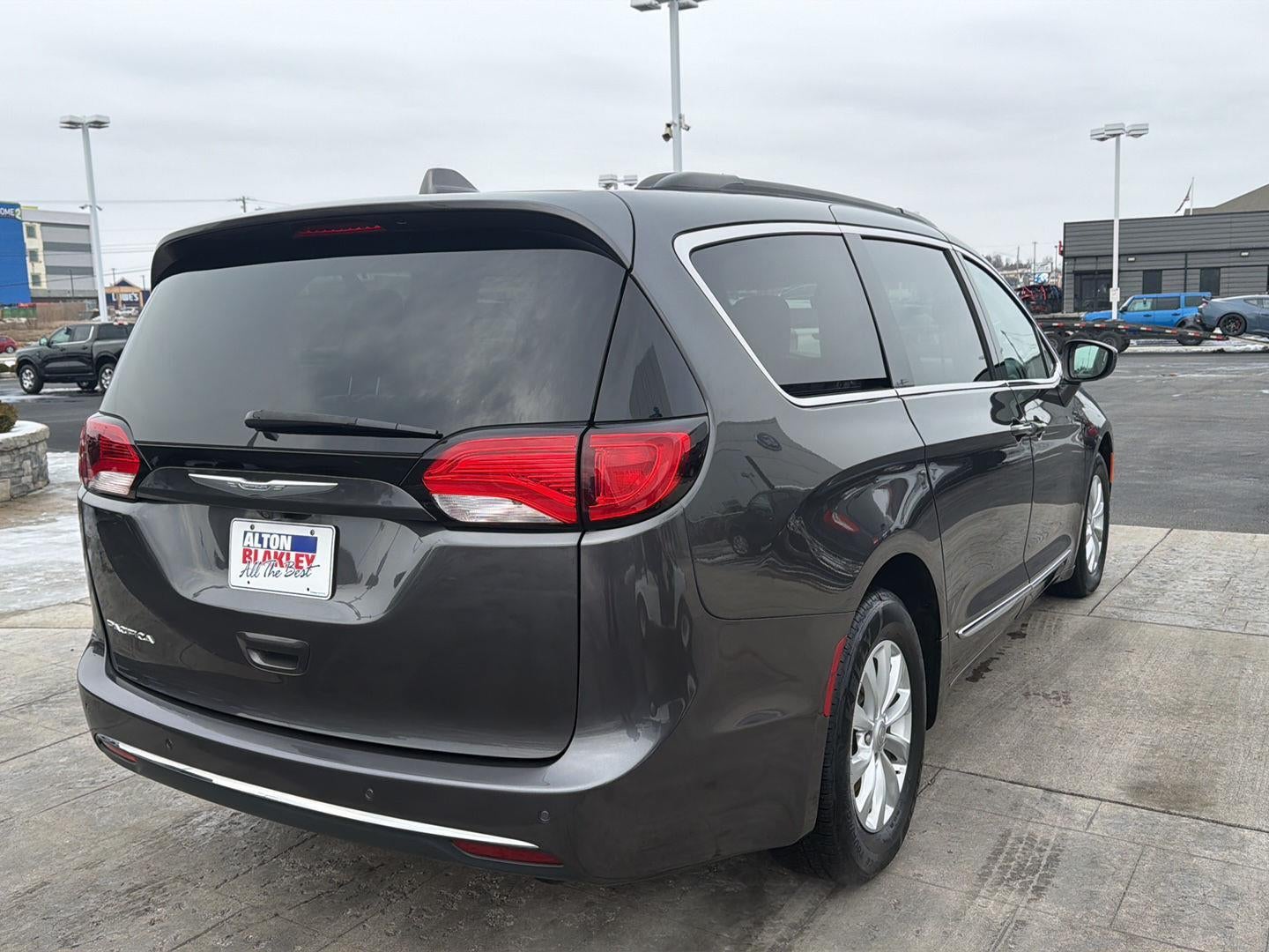 2017 Chrysler Pacifica Touring-L