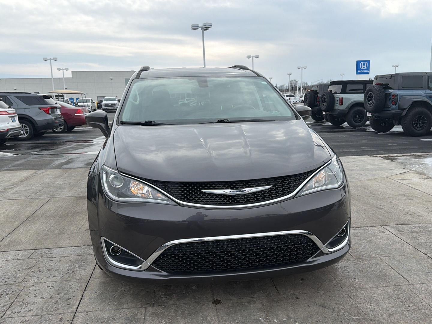 2017 Chrysler Pacifica Touring-L