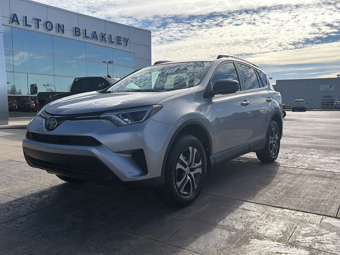 2017 Toyota RAV4 LE