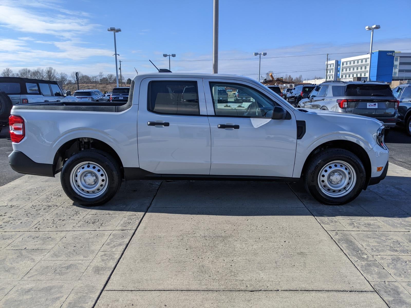 2025 Ford Maverick XL