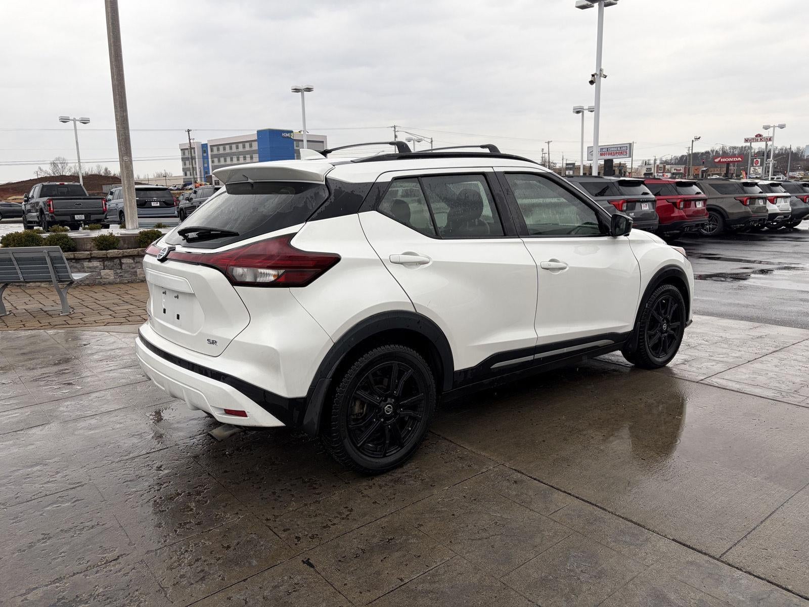 2021 Nissan Kicks SR