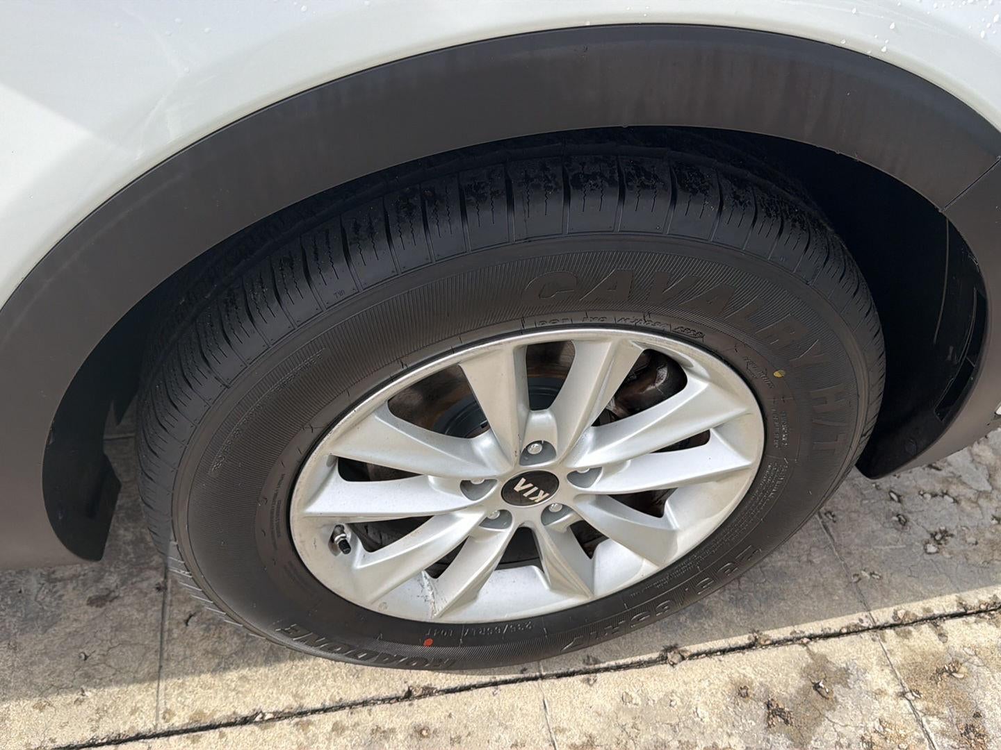 2020 Kia Sorento LX V6