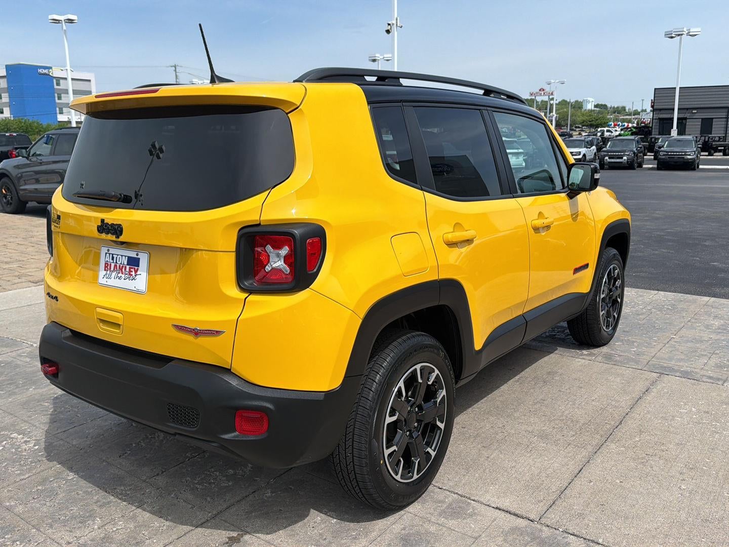 2023 Jeep Renegade Trailhawk