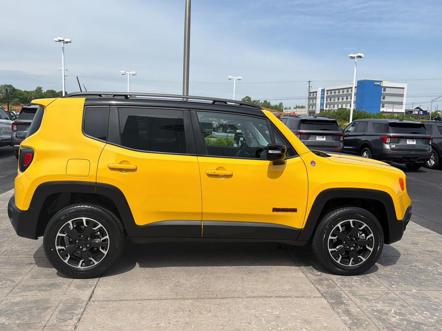 2023 Jeep Renegade Trailhawk