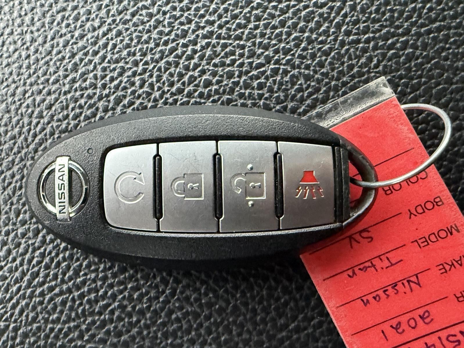 2021 Nissan Titan SV