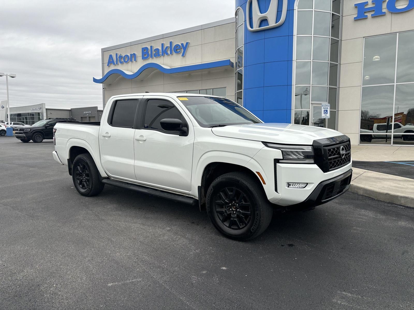 2023 Nissan Frontier SV