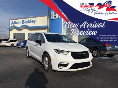 2024 Chrysler Pacifica Touring L