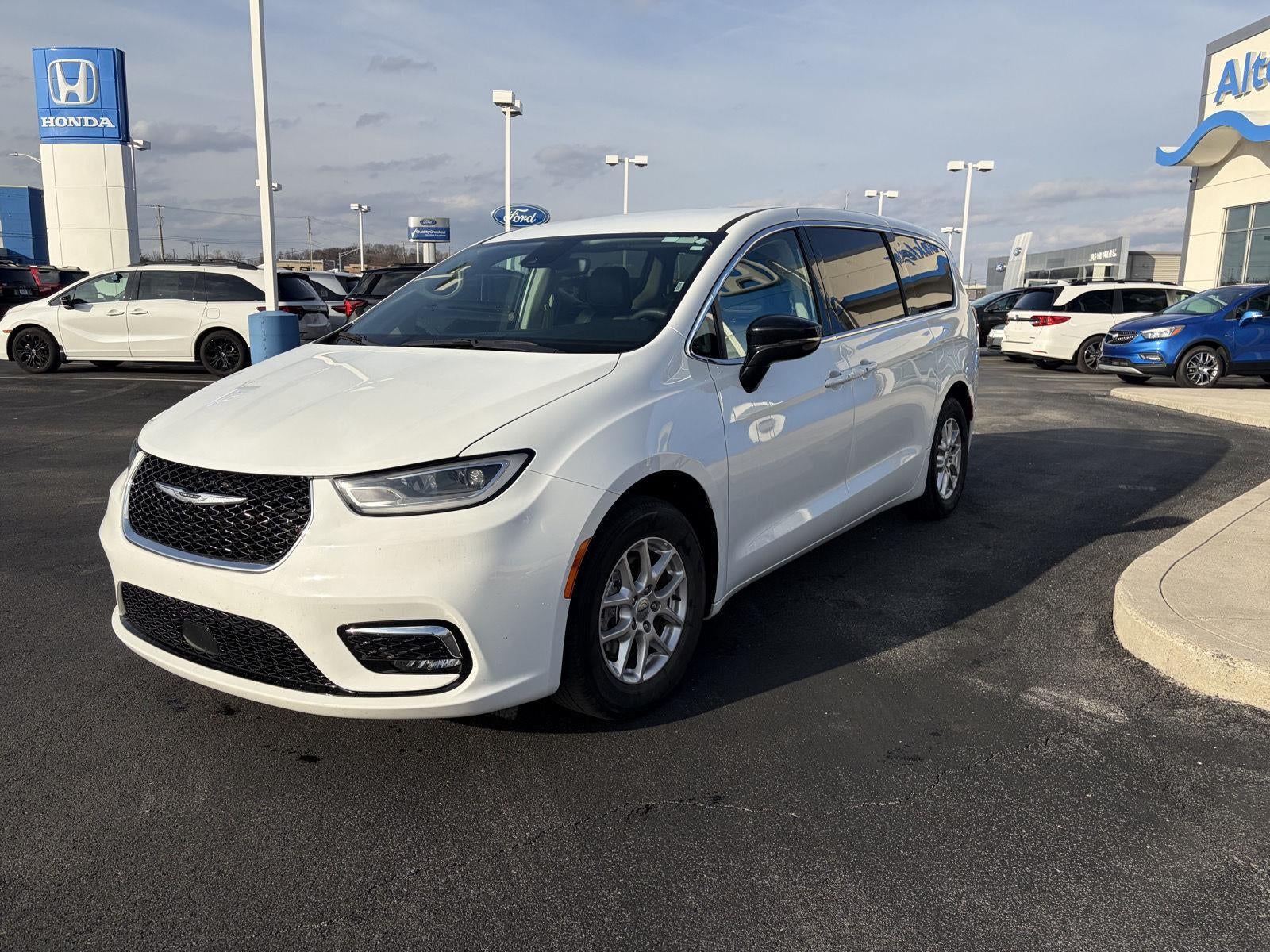 2024 Chrysler Pacifica Touring L