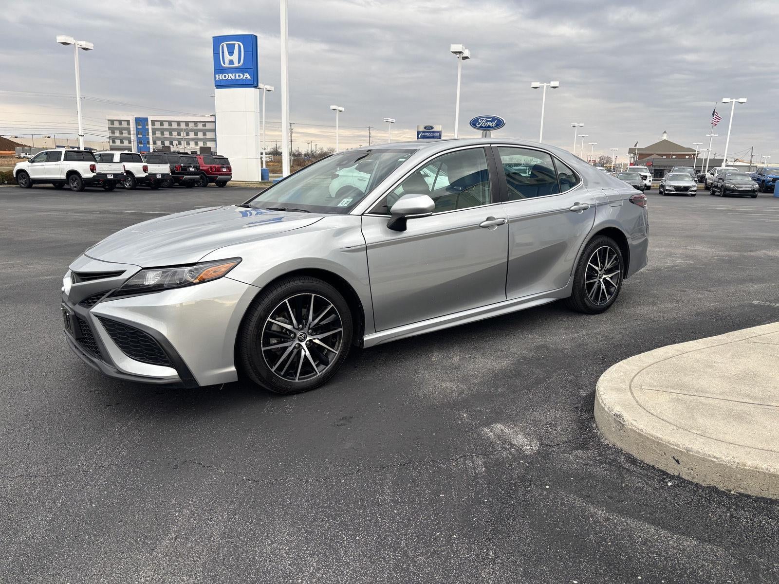 2022 Toyota Camry SE
