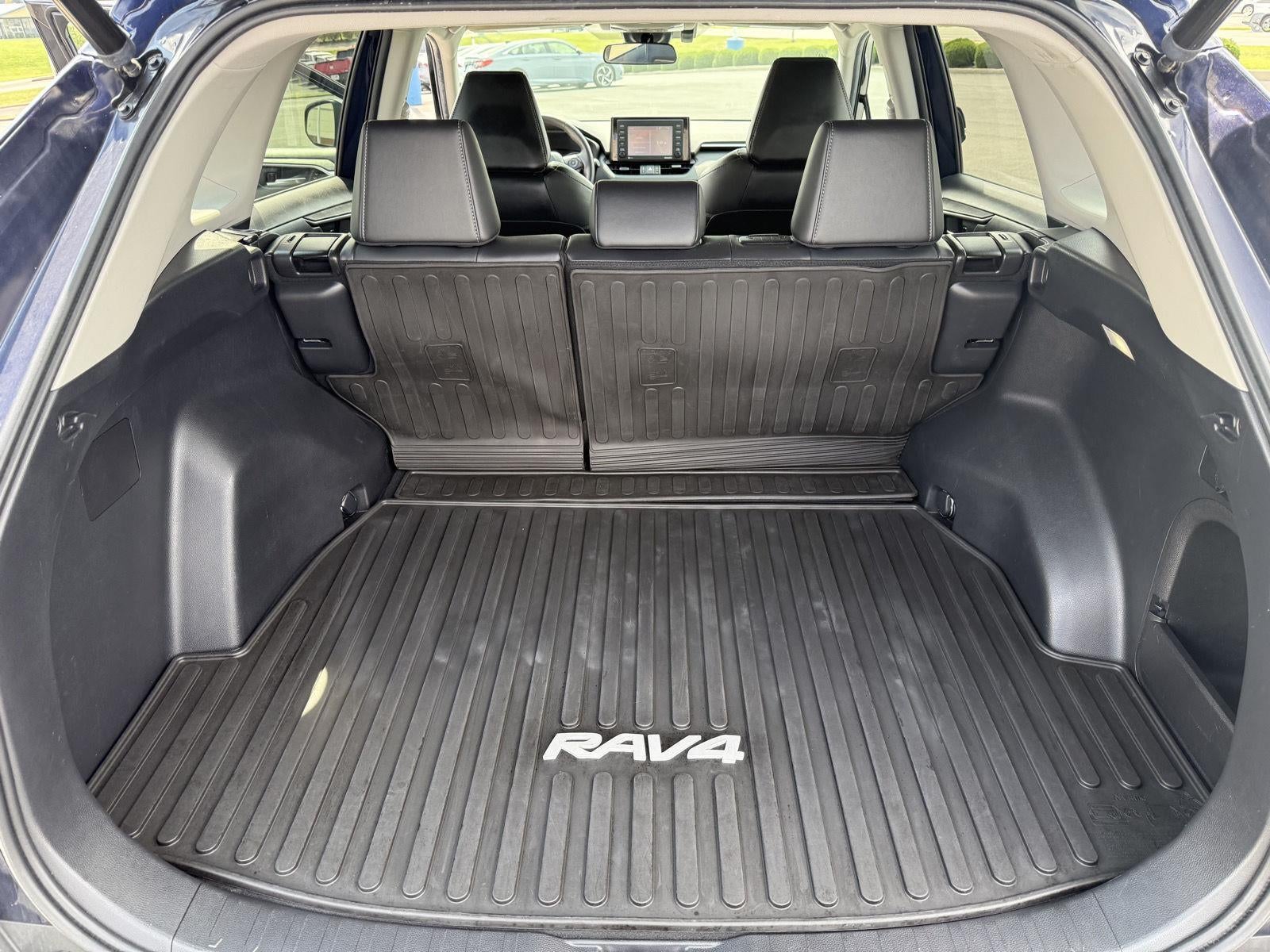 2022 Toyota RAV4 Hybrid XLE Premium