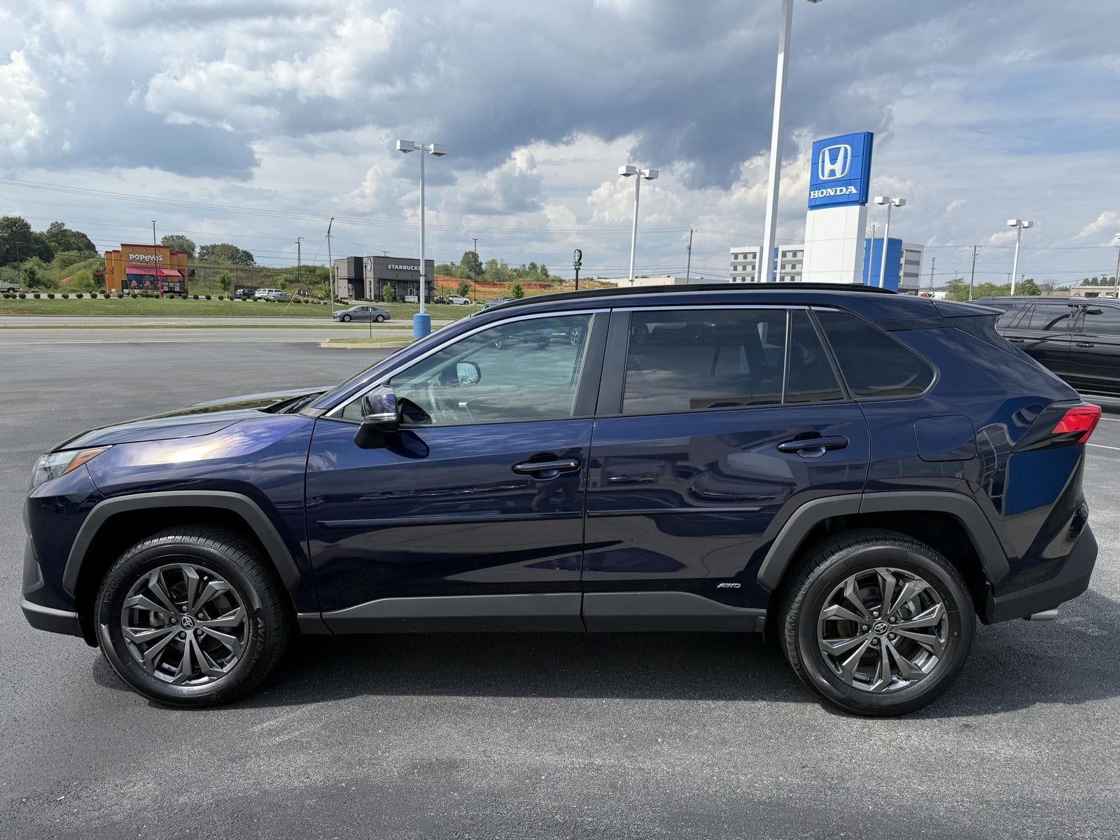 2022 Toyota RAV4 Hybrid XLE Premium