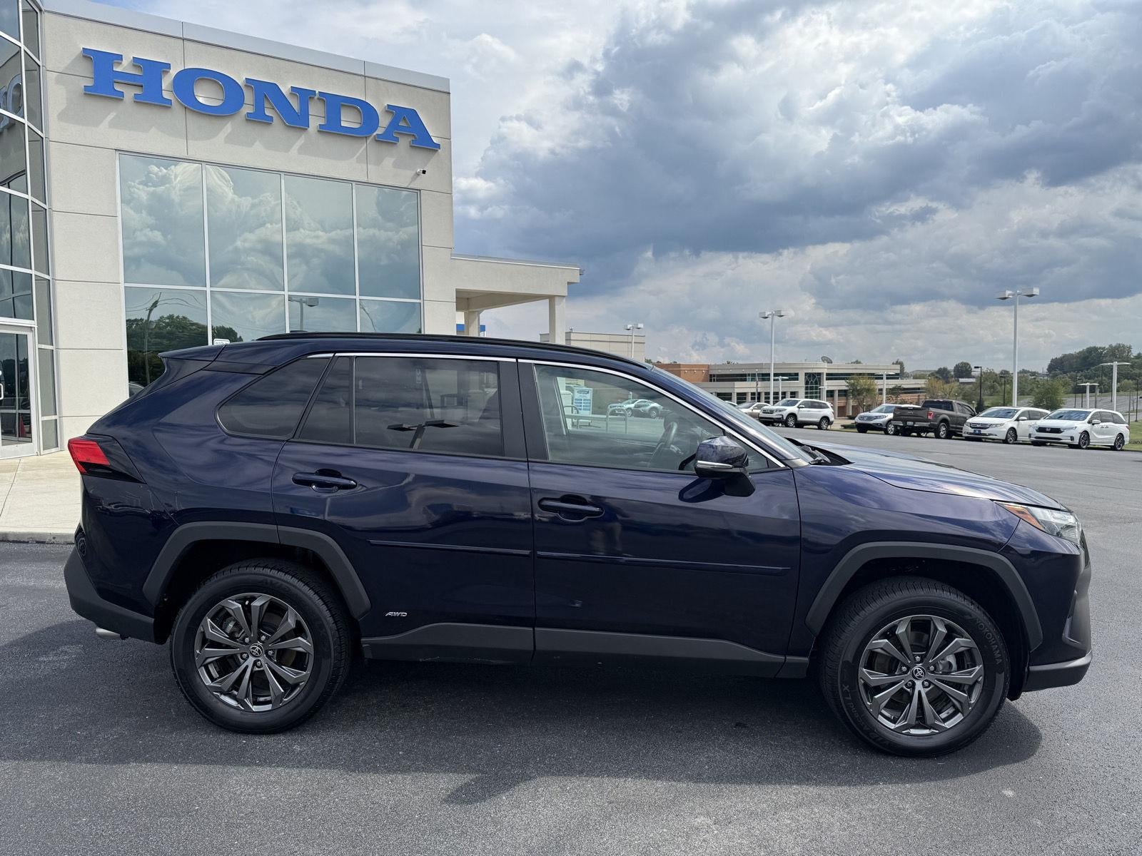 2022 Toyota RAV4 Hybrid XLE Premium