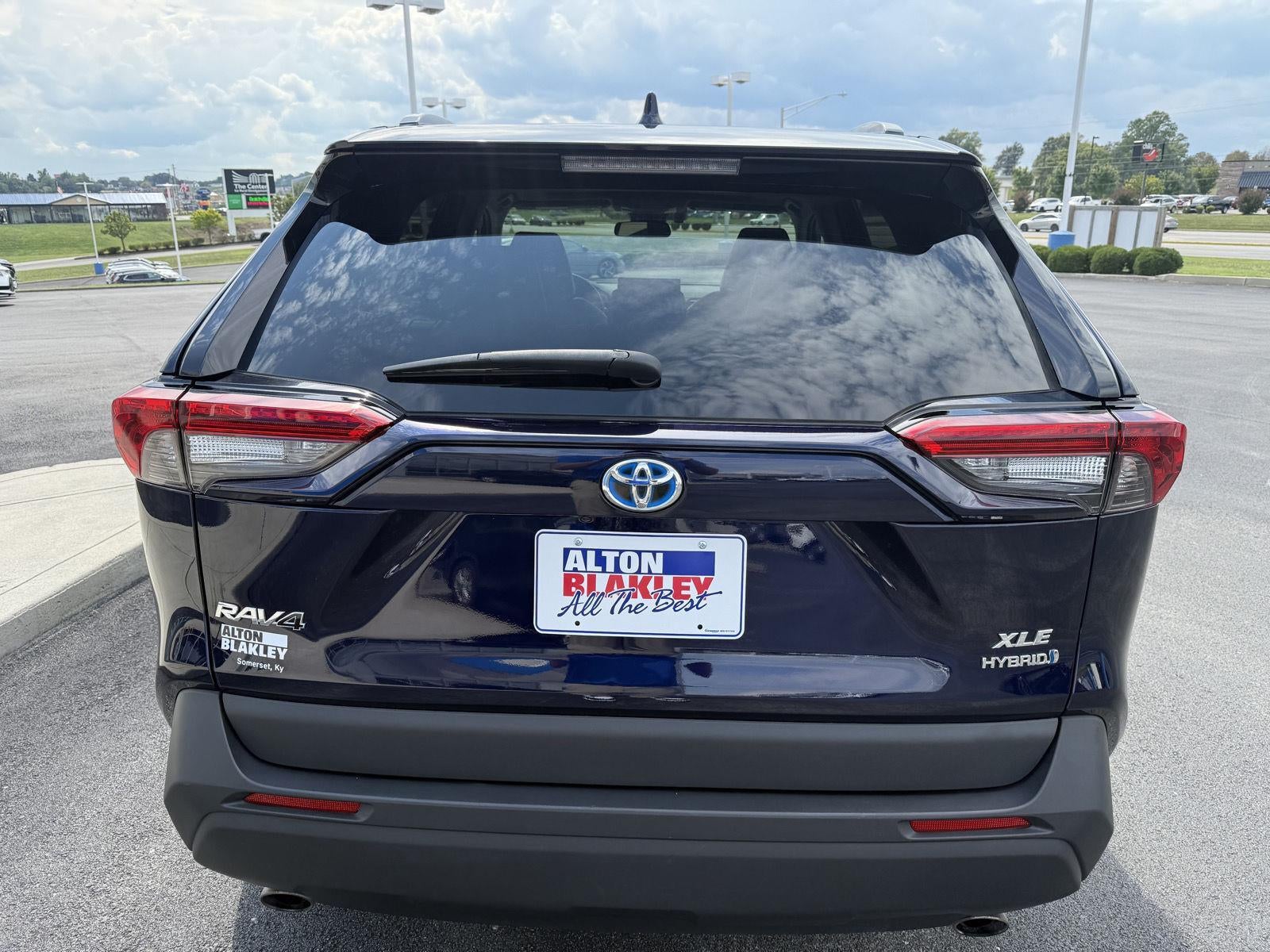 2022 Toyota RAV4 Hybrid XLE Premium