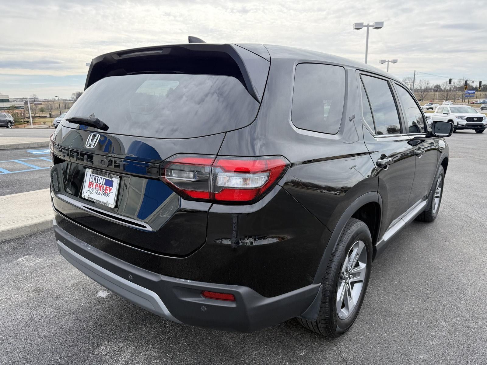 2023 Honda Pilot EX-L 8 Passenger