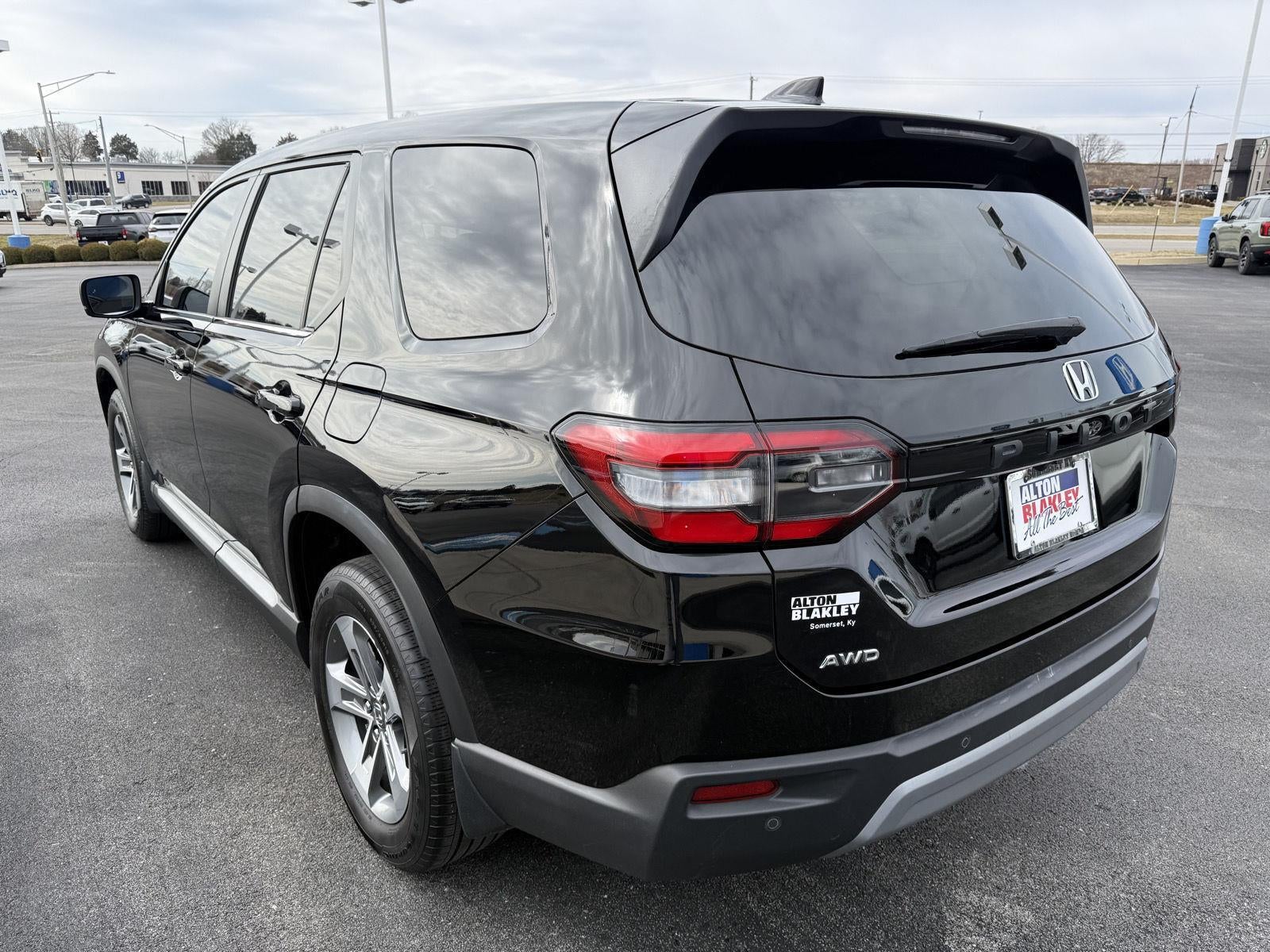 2023 Honda Pilot EX-L 8 Passenger