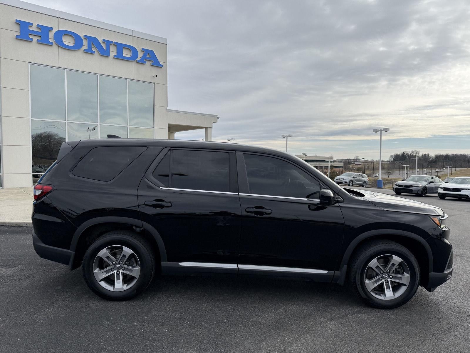 2023 Honda Pilot EX-L 8 Passenger