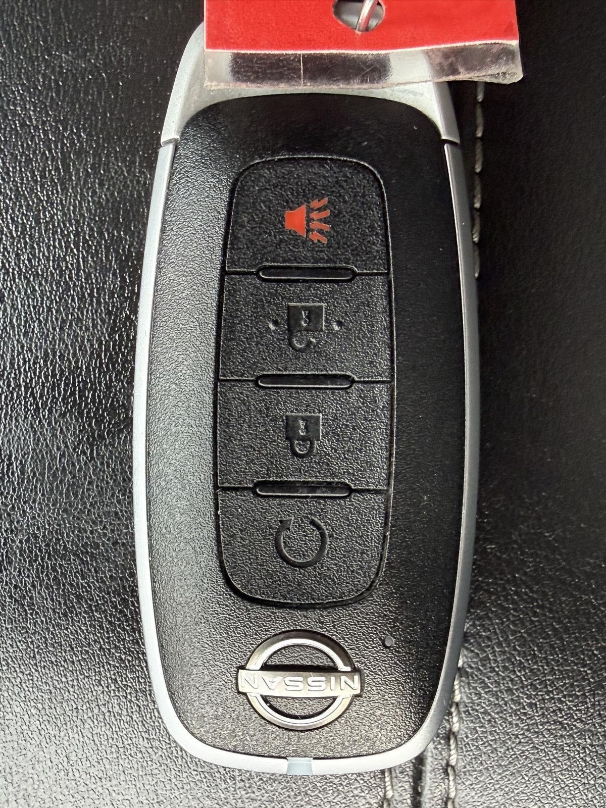 2024 Nissan Pathfinder SV