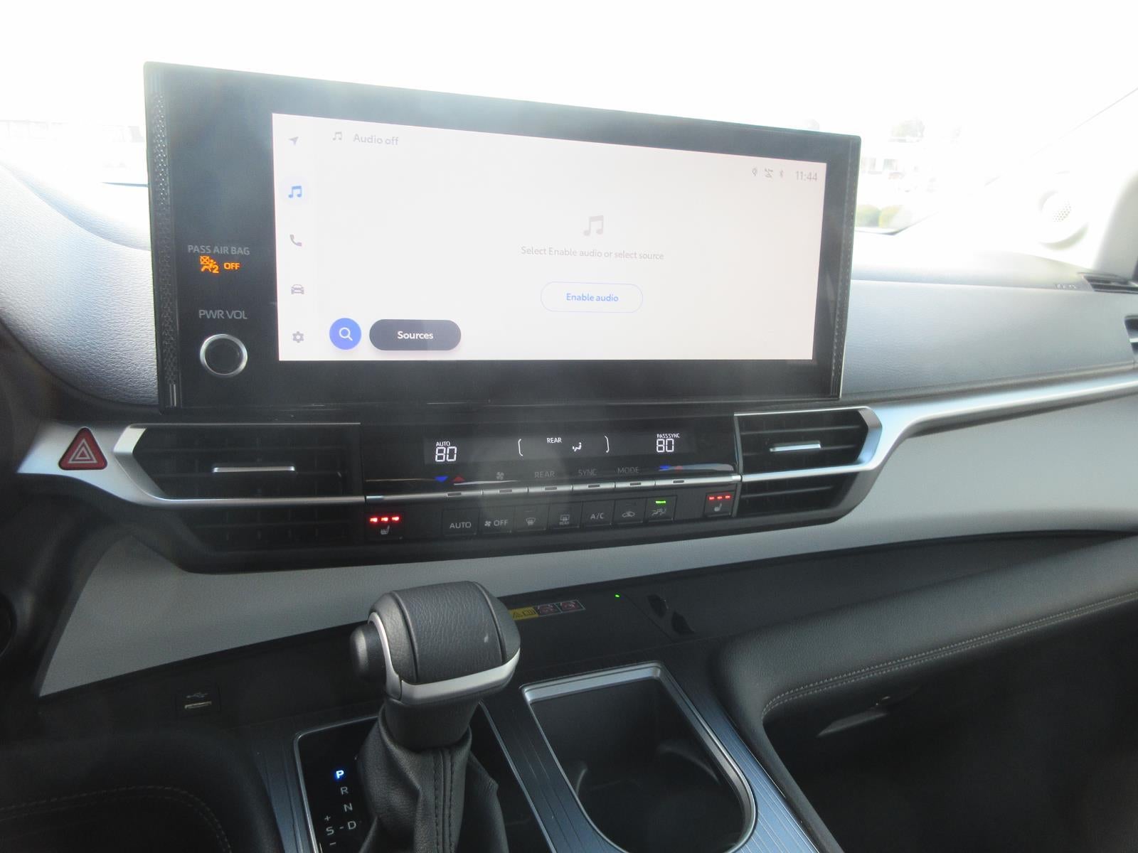 2025 Toyota Sienna XLE