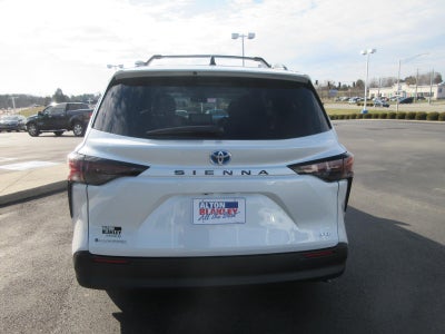 2025 Toyota Sienna XLE