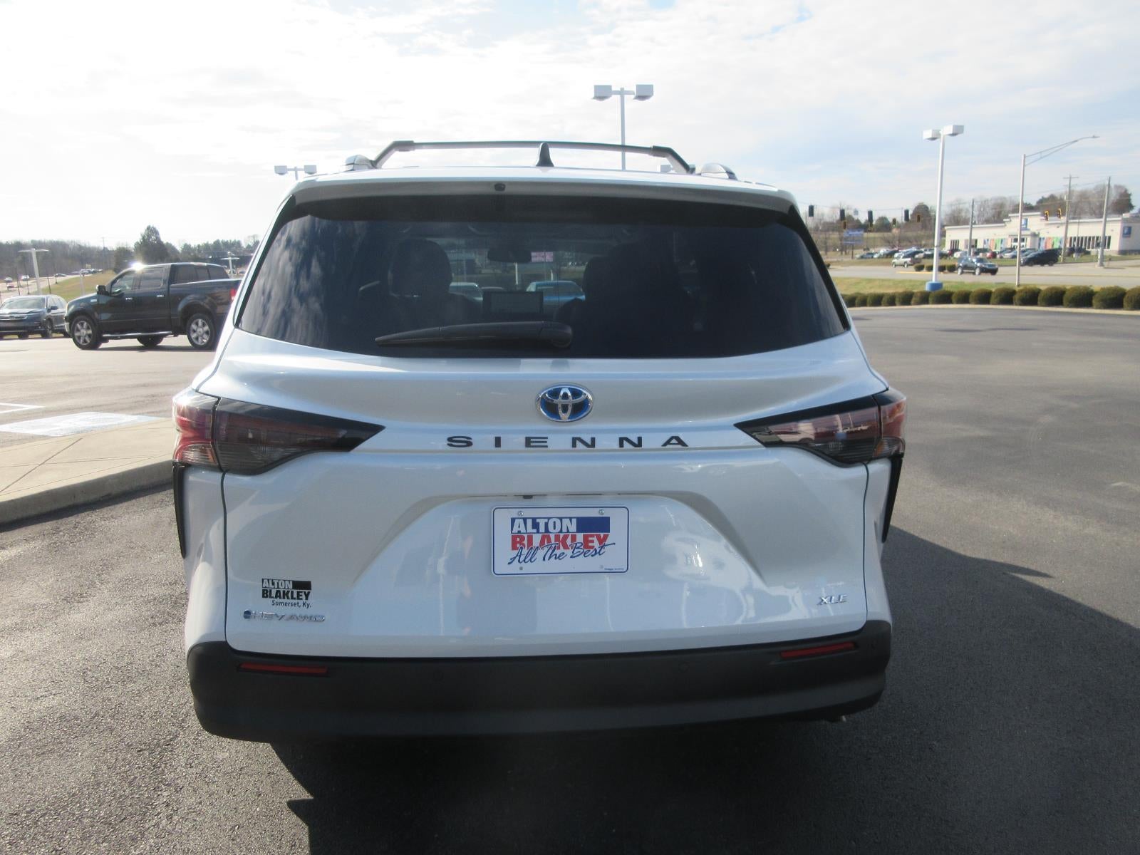 2025 Toyota Sienna XLE