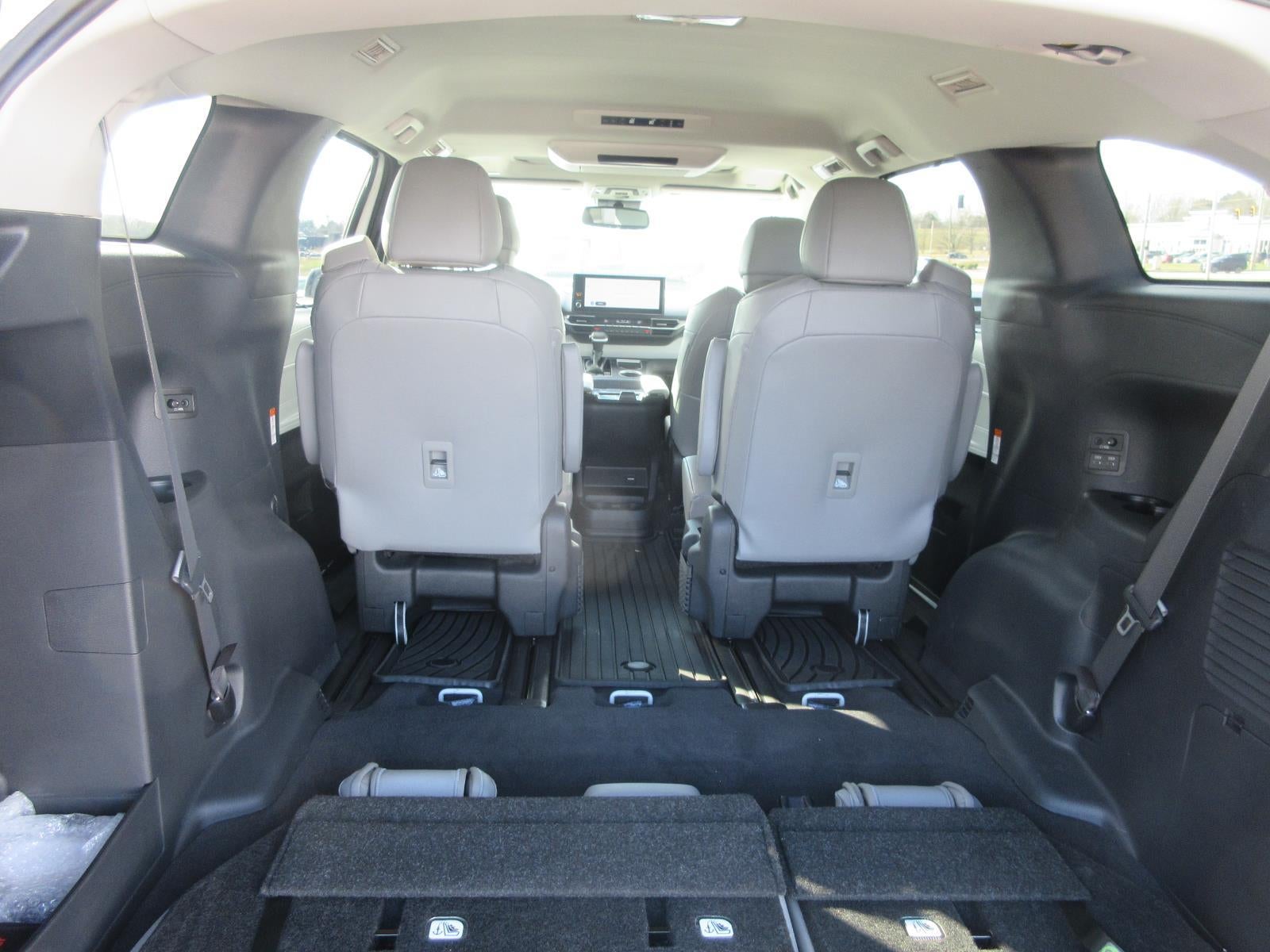 2025 Toyota Sienna XLE