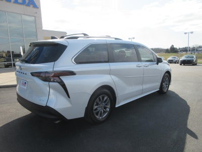 2025 Toyota Sienna XLE
