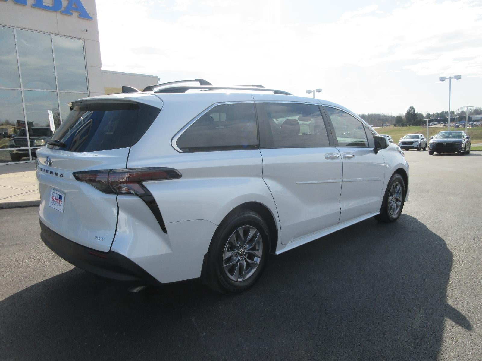 2025 Toyota Sienna XLE