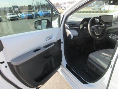 2025 Toyota Sienna XLE